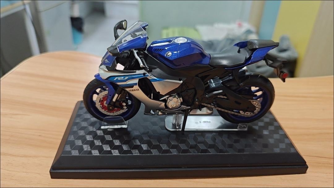 CCA 1:12 Yamaha YZF-R1 Yamaha Official Licensed Diecast Model Bike - Real photo 3