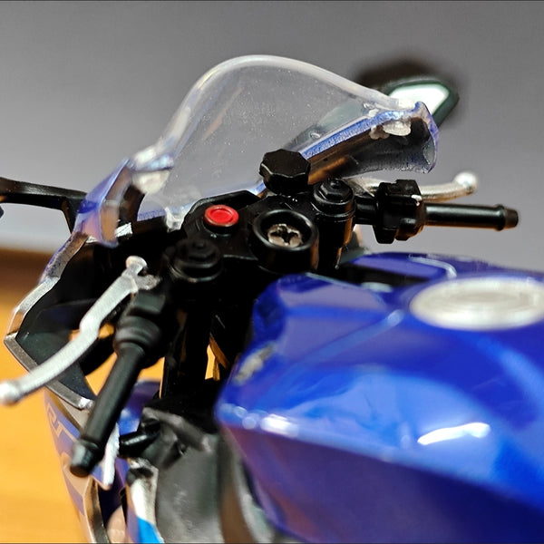 CCA 1:12 Yamaha YZF-R1 Yamaha Official Licensed Diecast Model Bike