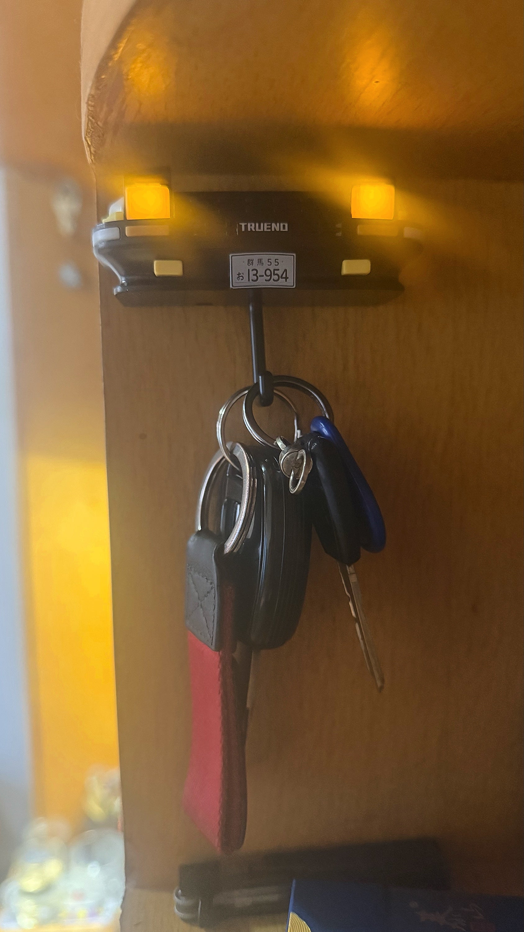 Toyota TRUENO AE86 Key Rack With Headlight And Battery - Real photo 3