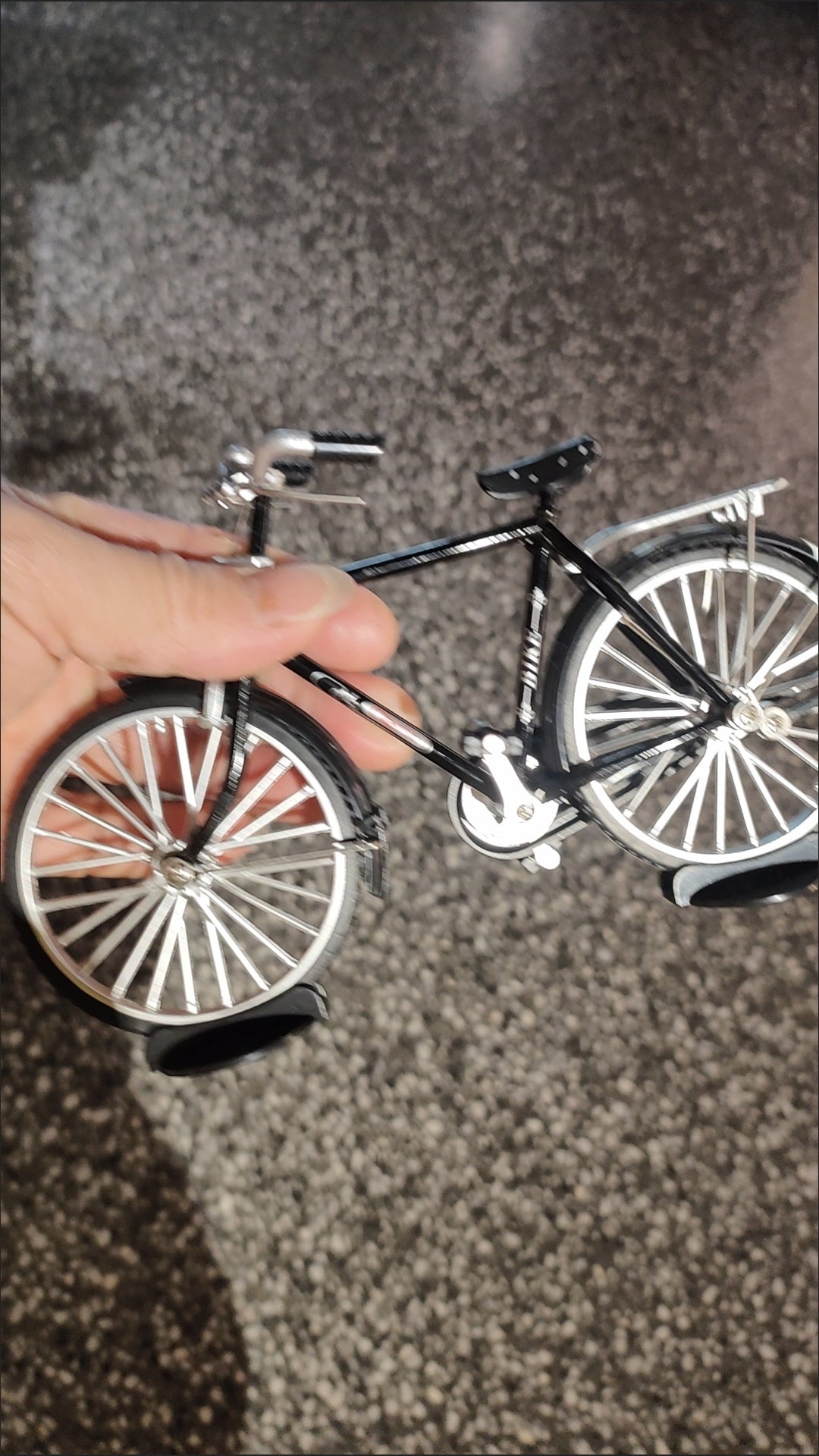 1:10 Diecast Bicycle With Accessories Metal Body - Real photo 5