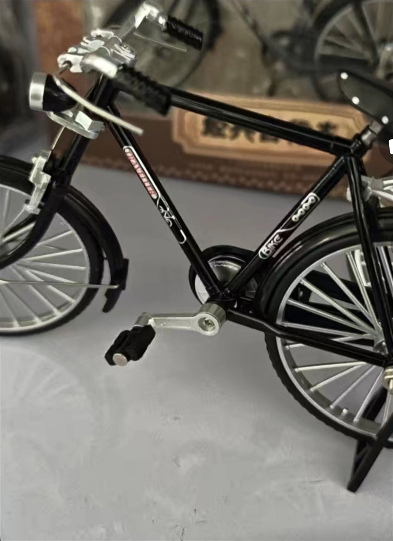 1:10 Diecast Bicycle With Accessories Metal Body - Real photo 1