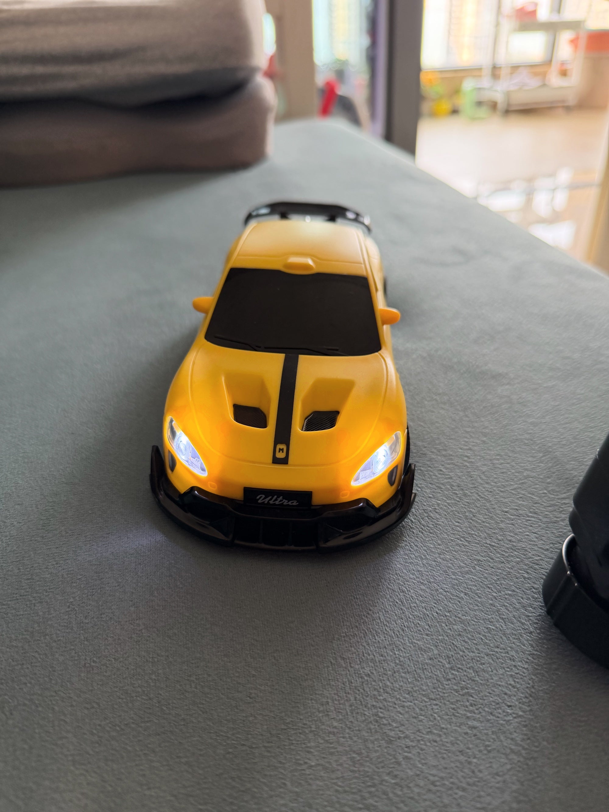 Xiaomi SU7 4WD RC Drift Car With Tires & Traffic Cones - Real photo 4