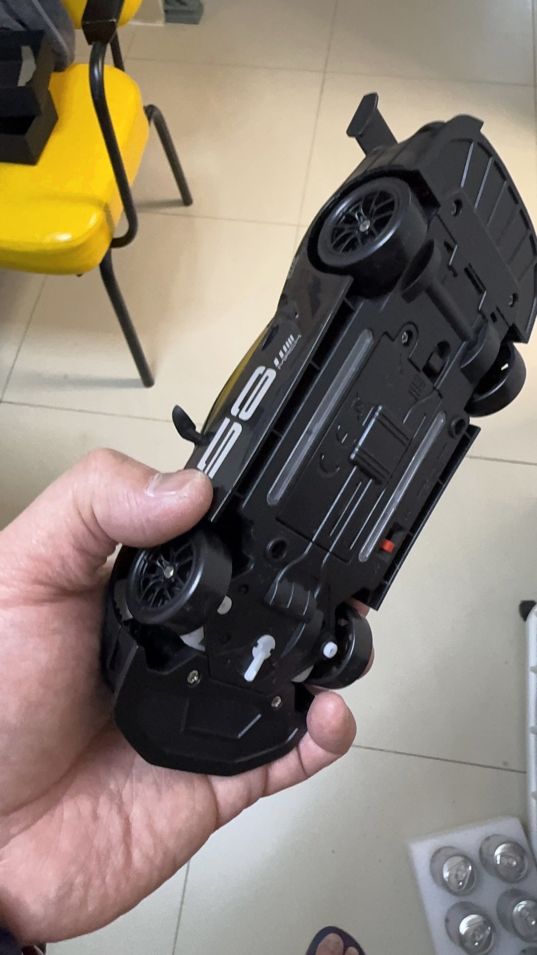 Porsche 911 GT3 RS 4WD RC Drift Car With Tires & Traffic Cones - Real photo 7