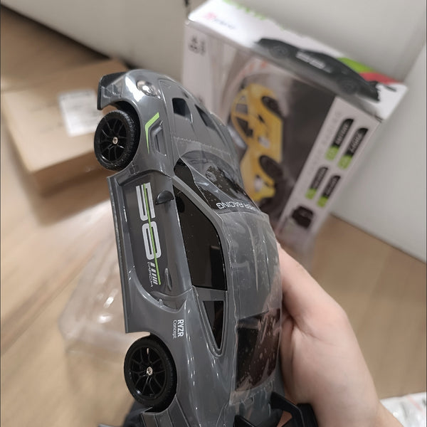 Porsche 911 GT3 RS 4WD RC Drift Car With Tires & Traffic Cones