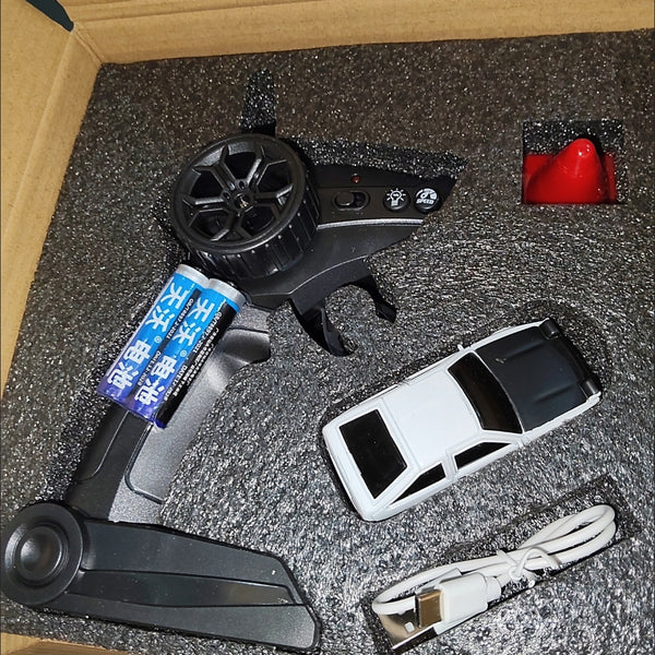 1:64 Alloy 4WD Metal Desktop Drift Car With Accessories