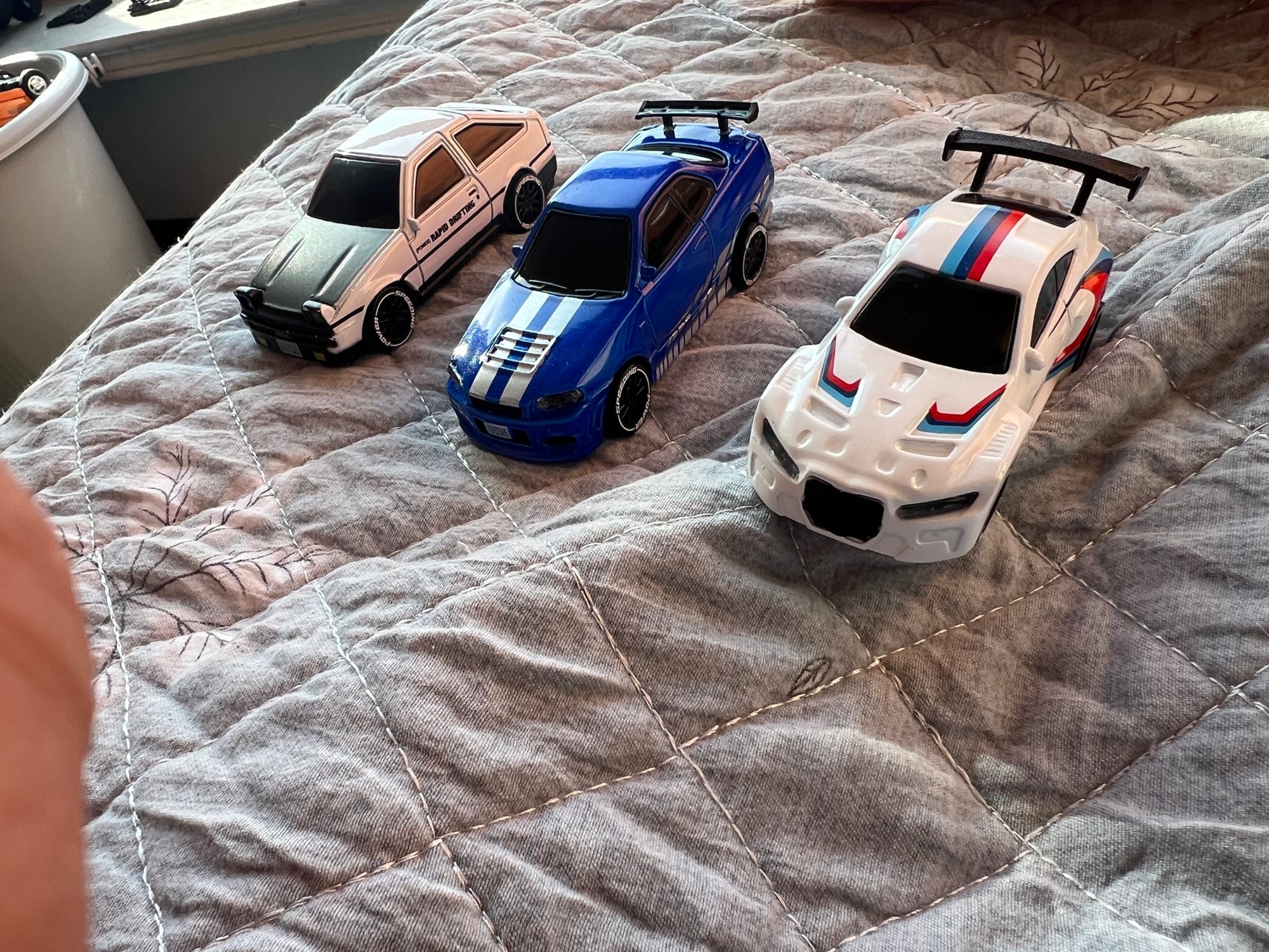 1:64 Alloy 4WD Metal Desktop Drift Car With Accessories - Real photo 8
