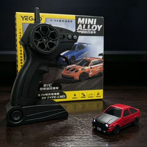 AE86 1:64 Alloy 4WD Metal Desktop Drift Car With Accessories