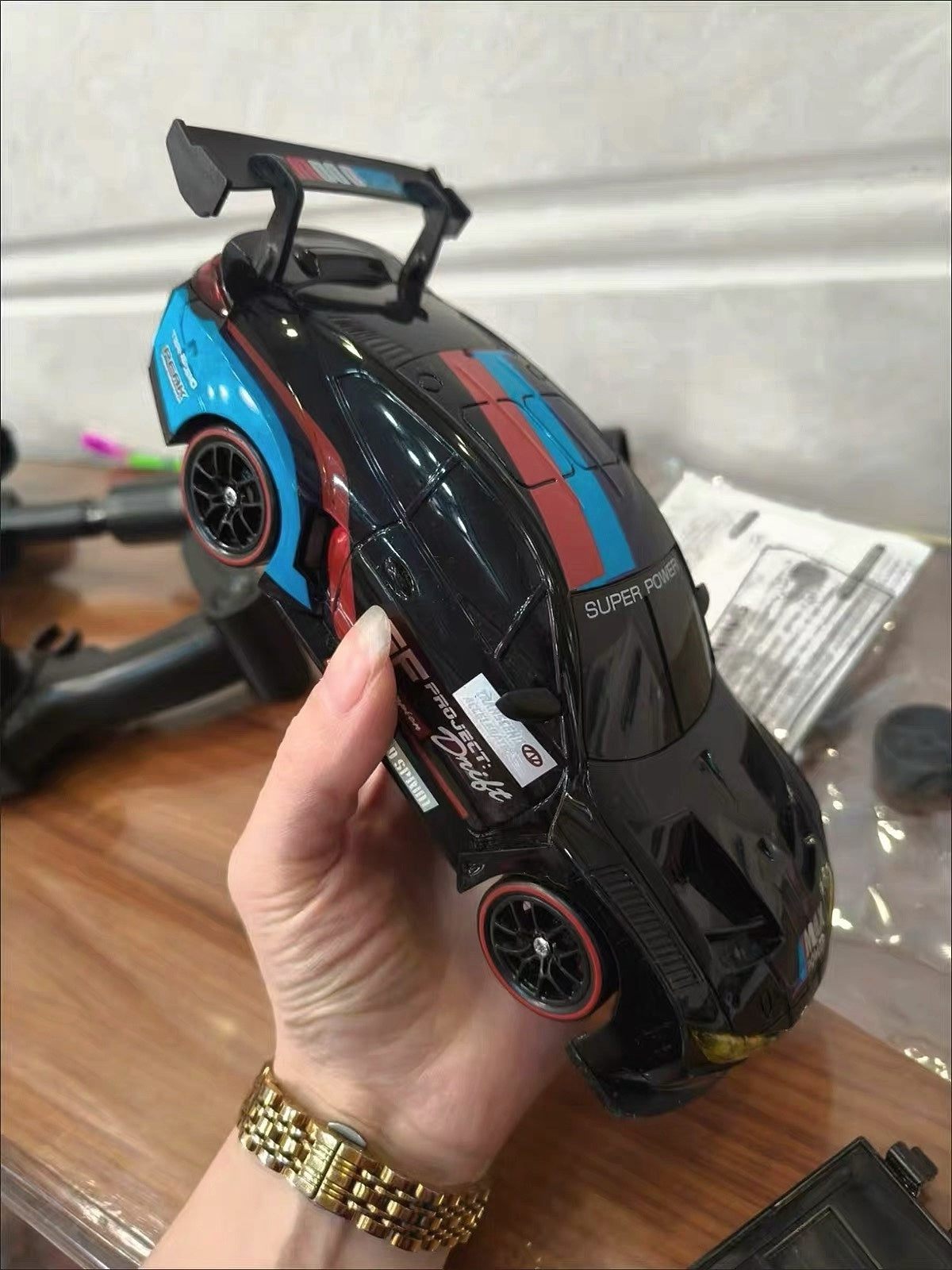 BMW M4 4WD RC Drift Car With Tires & Traffic Cones - Real photo 2