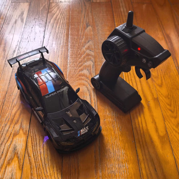 BMW M4 4WD RC Drift Car With Tires & Traffic Cones