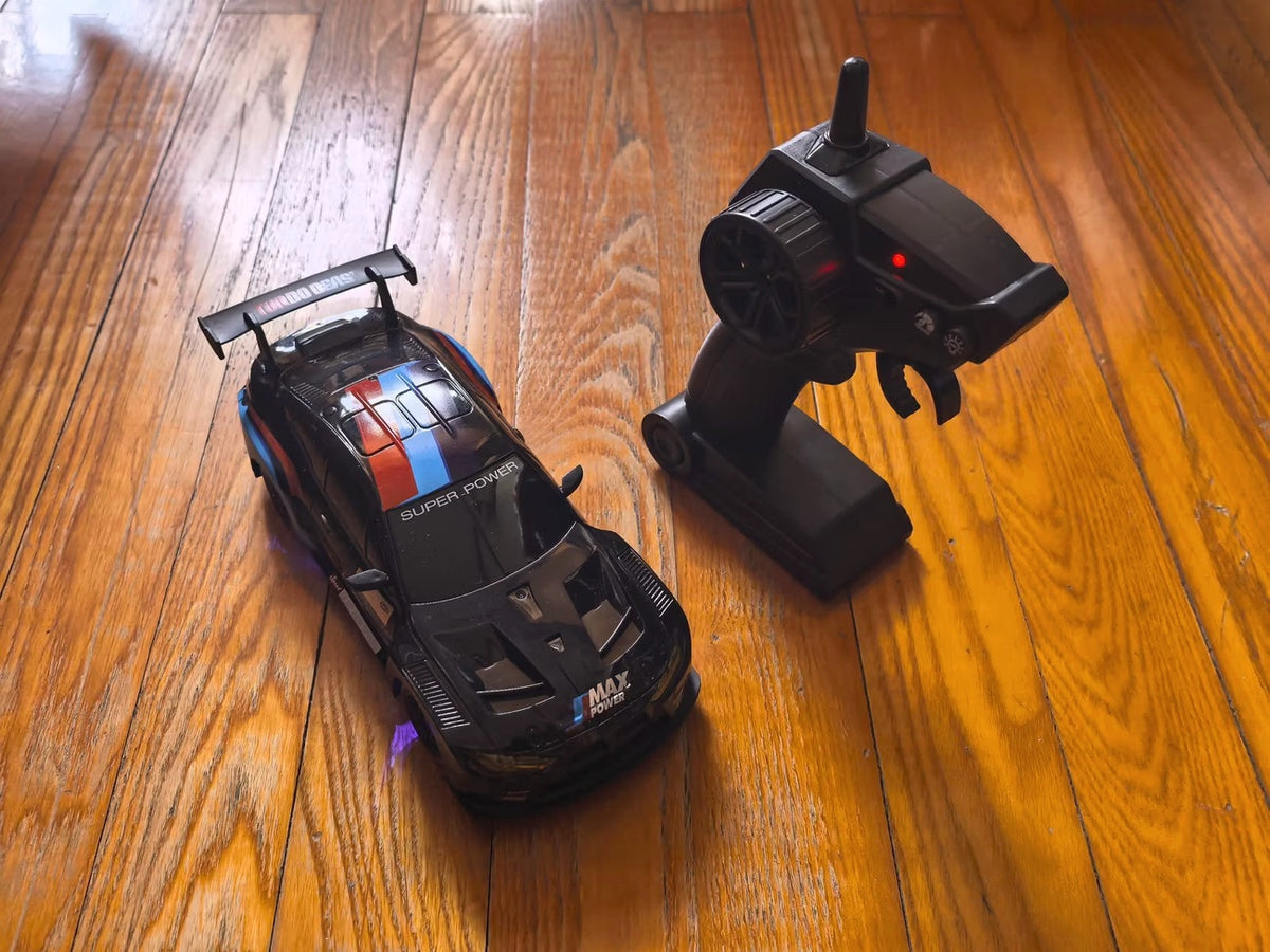 BMW M4 4WD RC Drift Car With Tires & Traffic Cones - Real photo 6