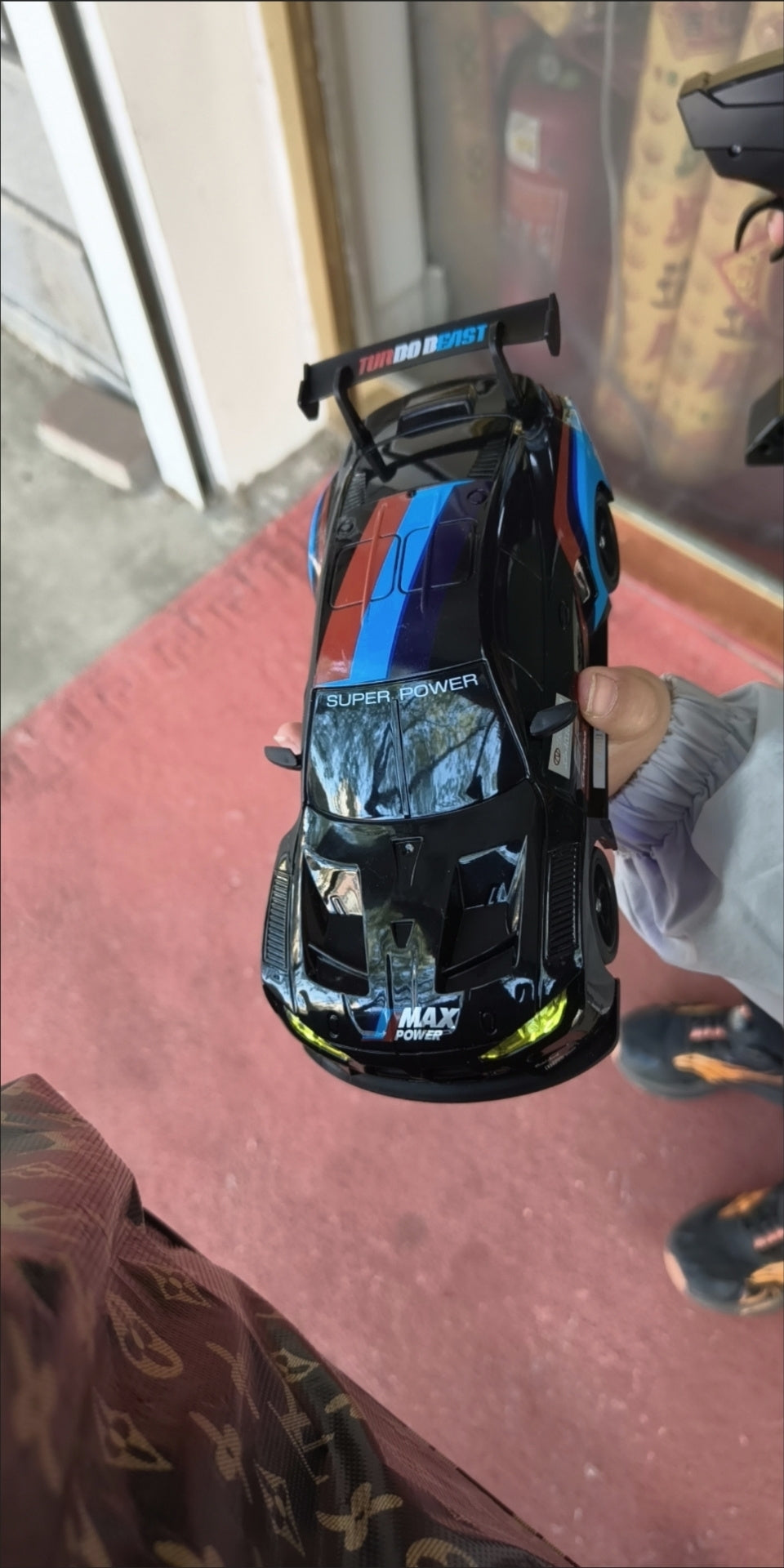 BMW M4 4WD RC Drift Car With Tires & Traffic Cones - Real photo 7