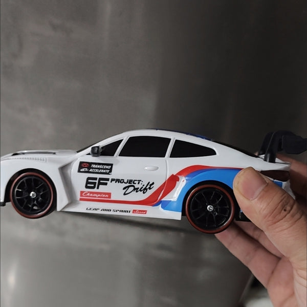 BMW M4 4WD RC Drift Car With Tires & Traffic Cones