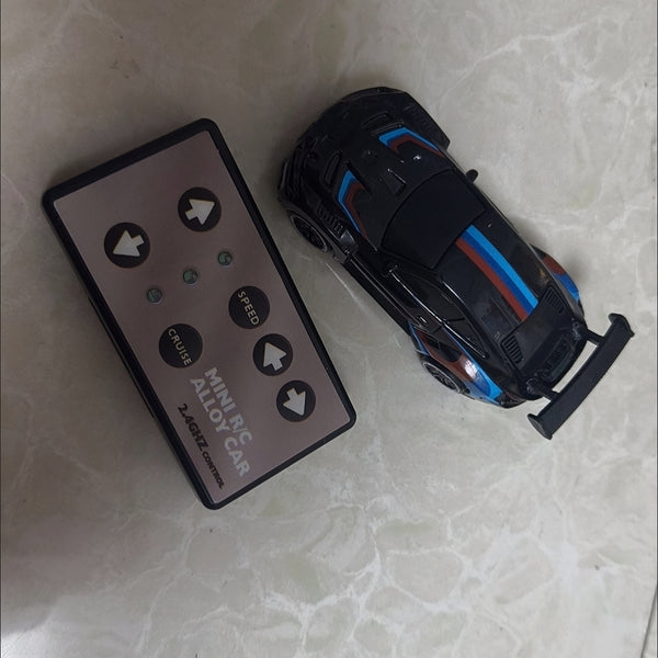 BMW M4 1:64 Alloy 4WD Metal Desktop Drift Car Flat Remote