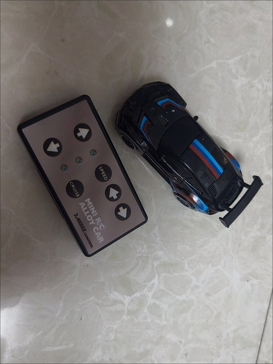 BMW M4 1:64 Alloy 4WD Metal Desktop Drift Car Flat Remote - Real photo 2