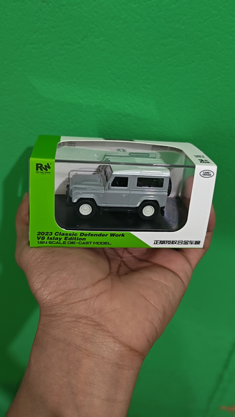 RW 1:64 2023 Classic Land Rover Defender Works V8 Islay Edition Diecast Model car S/W