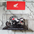 Honda Official Licensed Honda CB1300 Super Four 2011 1:24 Diecast Motorcycle Model