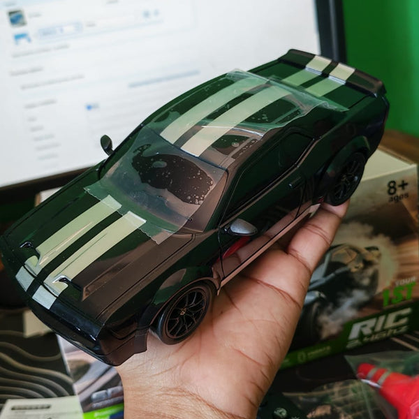 Dodge Challenger SRT Hellcat 2.4GHz RC Drift Racing Car