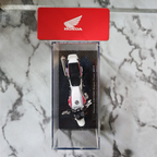 Top view of Honda Official Licensed Honda CB1300 Super Four 2011 1:24 Diecast Motorcycle Model