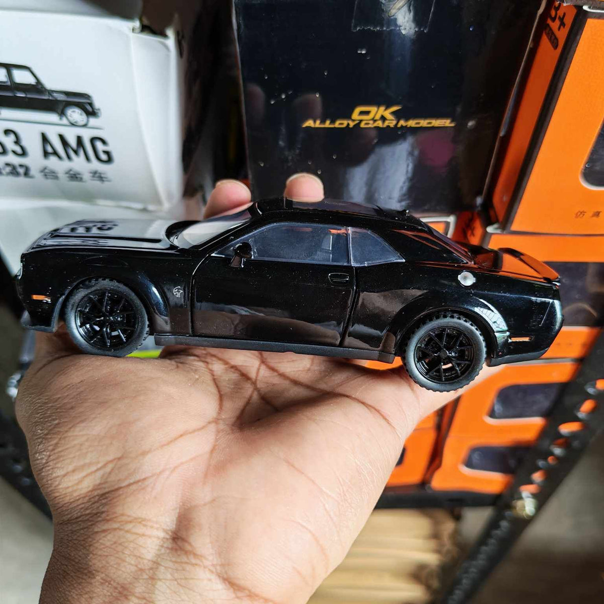 1:32 Dodge Challenger SRT Hellcat Widebody Diecast Frosted Glass