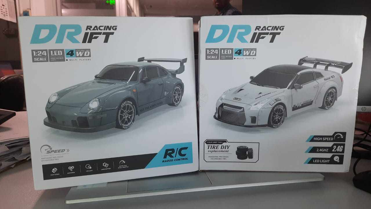 Porsche 993 911 RWB 4WD RC Drift Car With Tires & Traffic Cones - Real photo 2
