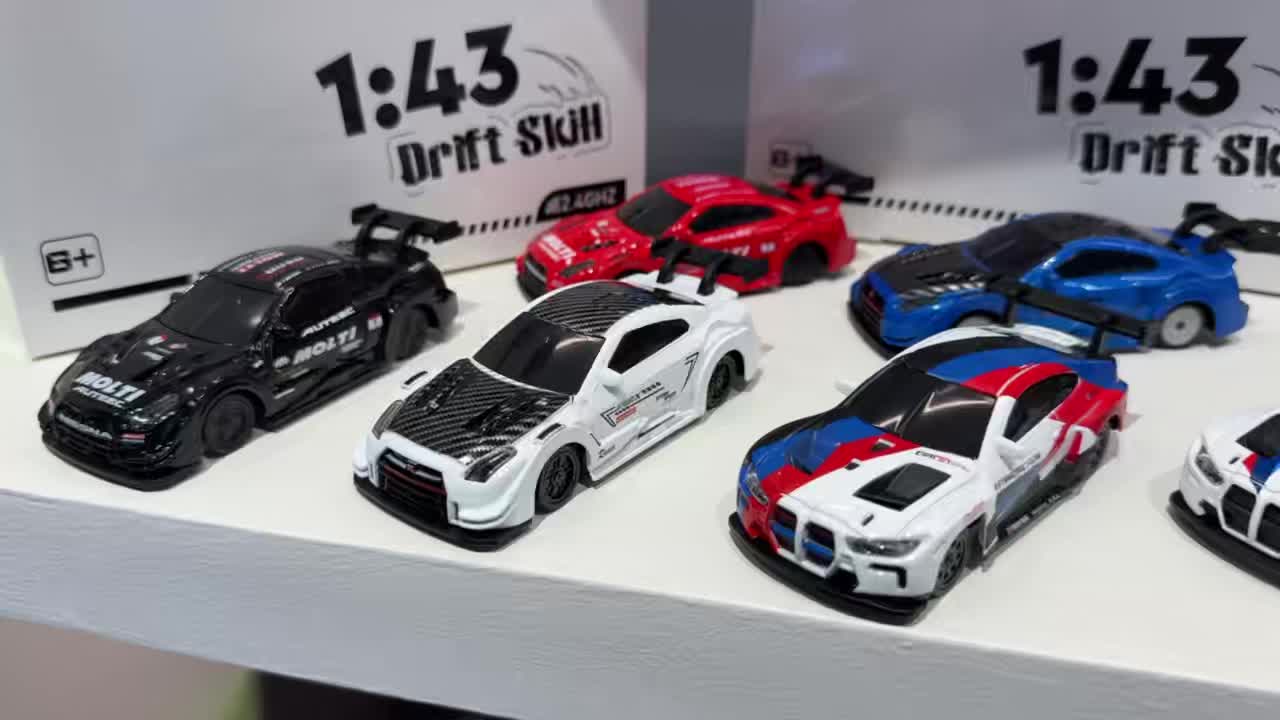 1:43 Scale Alloy 4WD Metal Premium Drift Car With Accessories - Real photo 6