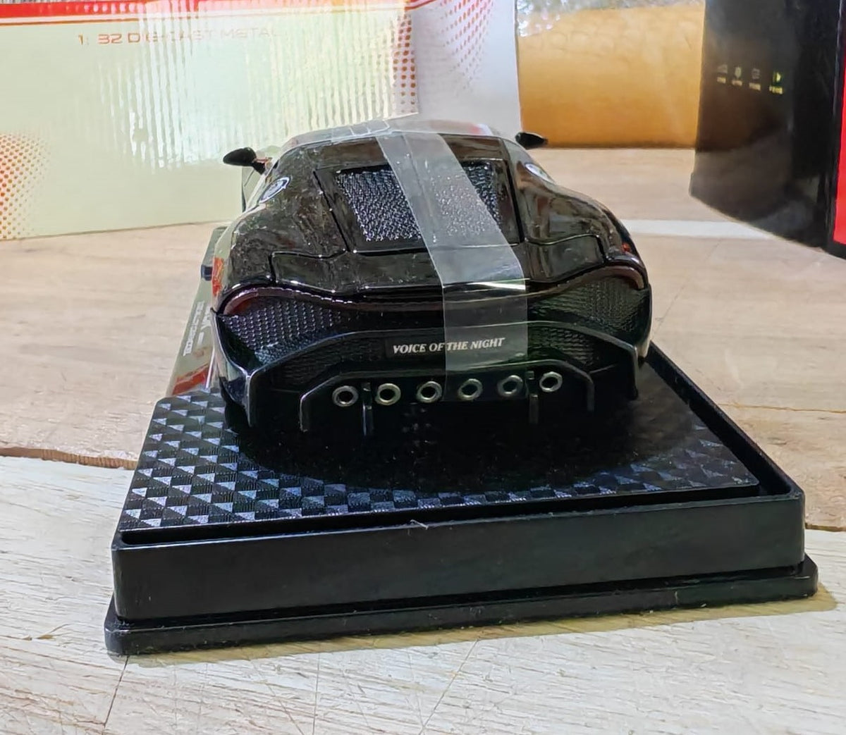 1:32 Bugatti Inspired La Voiture Noire Diecast Model Car Gloss Black